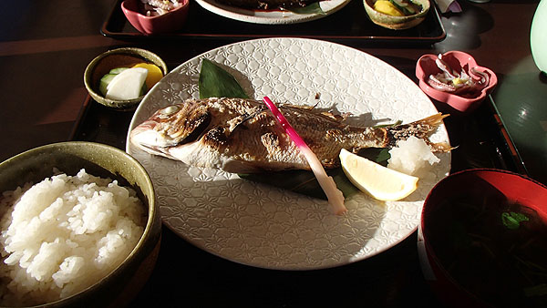 焼魚定食(税込み 1,080円)